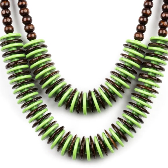 Dominican Disco Green Wooden Necklace - Picture 3 of 3